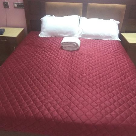 Hotel Malika Residency Ettumanoor Bagian luar foto