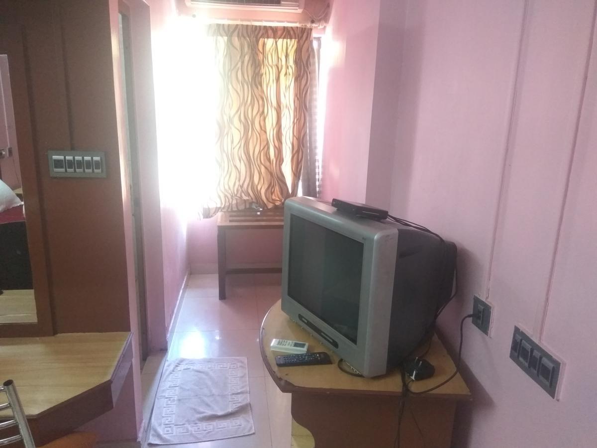 Hotel Malika Residency Ettumanoor Bagian luar foto