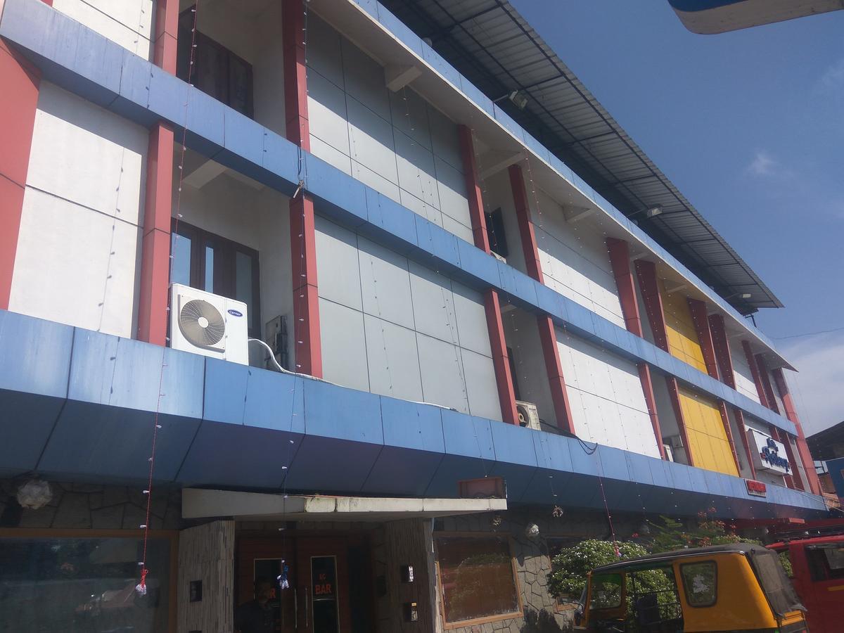 Hotel Malika Residency Ettumanoor Bagian luar foto