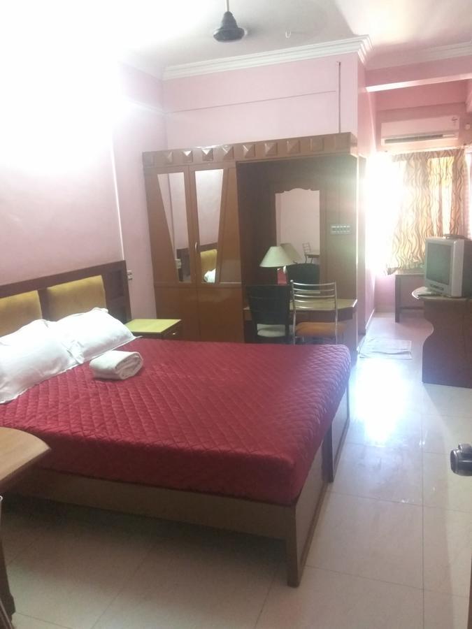 Hotel Malika Residency Ettumanoor Bagian luar foto