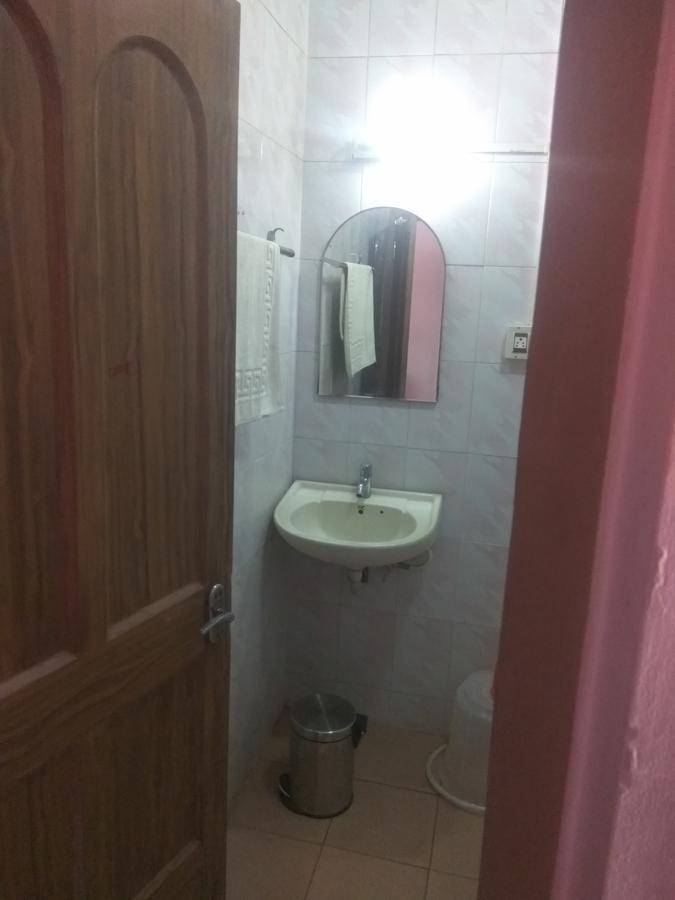 Hotel Malika Residency Ettumanoor Bagian luar foto