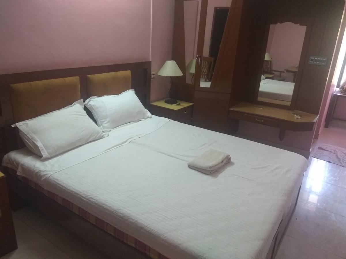 Hotel Malika Residency Ettumanoor Bagian luar foto