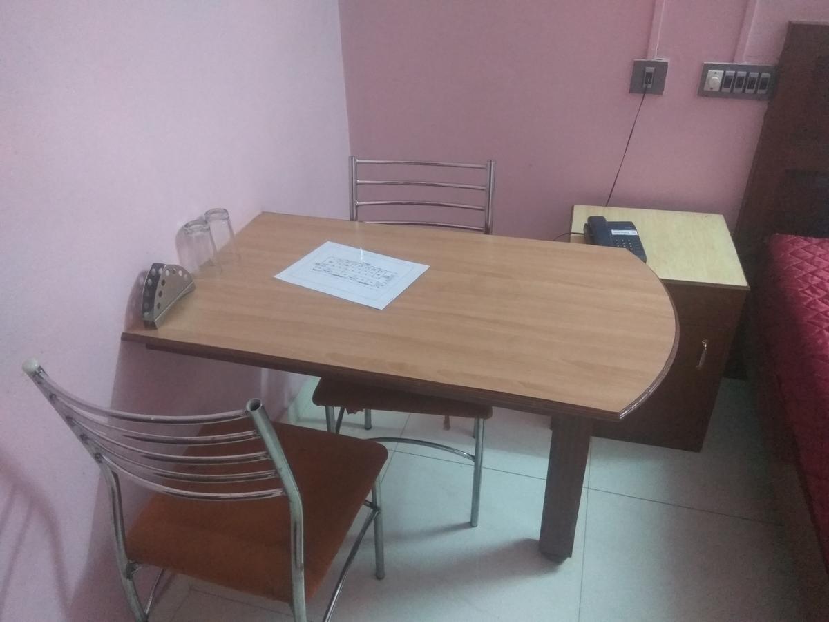 Hotel Malika Residency Ettumanoor Bagian luar foto